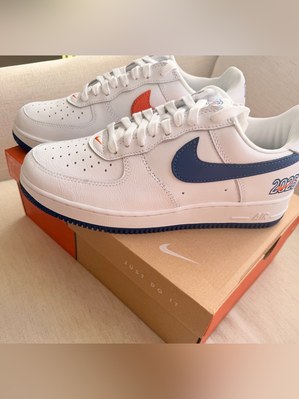 Nike White AF1 01’ NYC Knicks ChampionshipSneakers